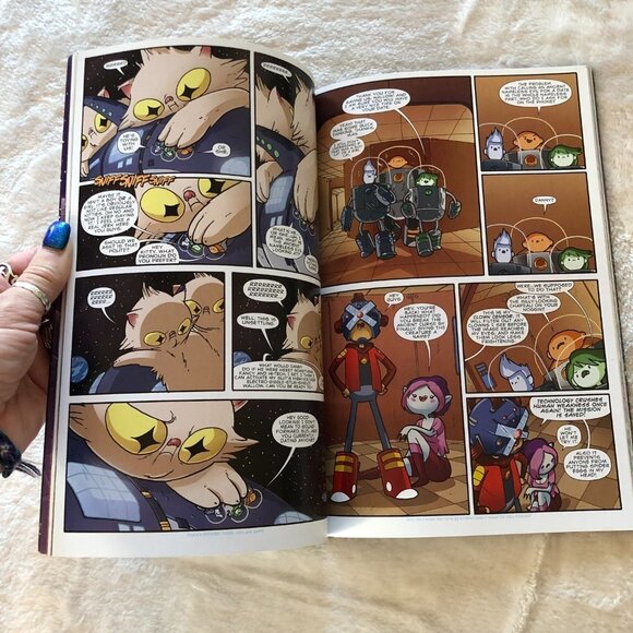 Cartoon Hangover: Bravest Warriors Graphic Novel Books Volume One & Two - Picture 11 of 11